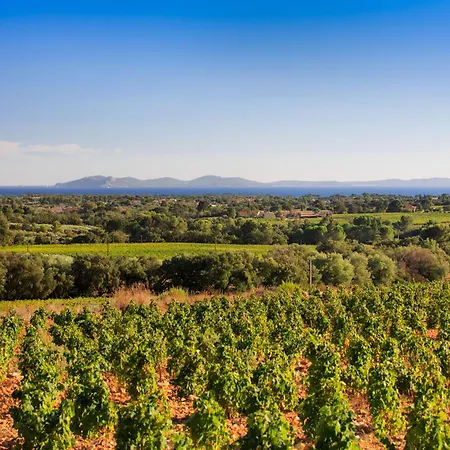 Villa Lougabie Pour 8 Personnes, Vue Et Piscine Sur Le Domaine De Valcros A La Londe-les Maures *