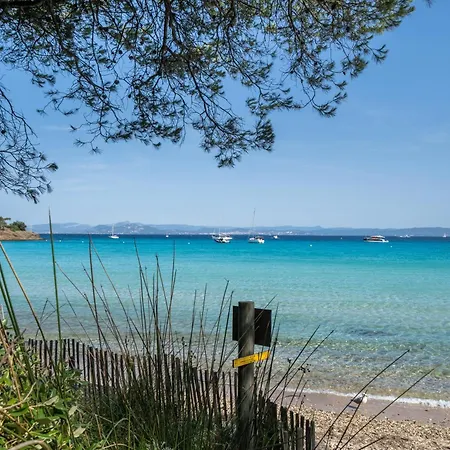 Lougabie Pour 8 Personnes, Vue Et Piscine Sur Le Domaine De Valcros A La Londe-les Maures Villa