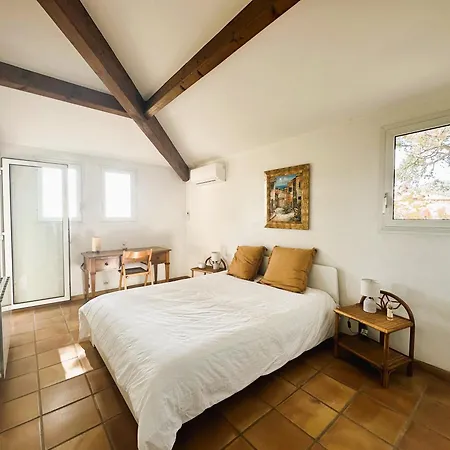 Lougabie Pour 8 Personnes, Vue Et Piscine Sur Le Domaine De Valcros A La Londe-les Maures
