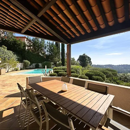 Villa Lougabie Pour 8 Personnes, Vue Et Piscine Sur Le Domaine De Valcros A La Londe-les Maures *