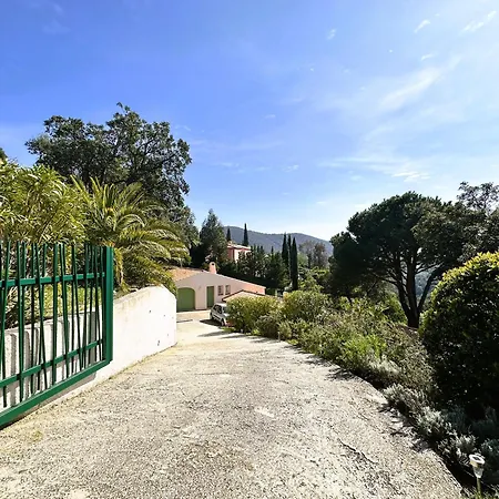 Lougabie Pour 8 Personnes, Vue Et Piscine Sur Le Domaine De Valcros A La Londe-les Maures * La Londe-les-Maures
