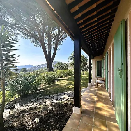 Lougabie Pour 8 Personnes, Vue Et Piscine Sur Le Domaine De Valcros A La Londe-les Maures *